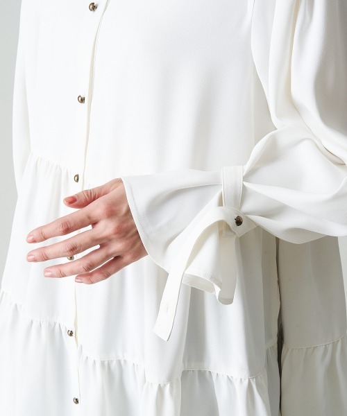 A de a.v.v（アードアー・ヴェ・ヴェ）の「【前後2WAY】ティアードブラウス（シャツ/ブラウス・レディース・ホワイト/ミント/ブラック・36/38）」の10枚目の写真