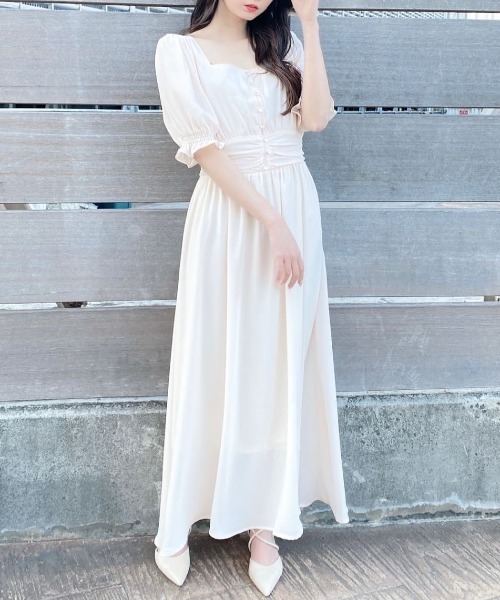 MIIA(ミーア)の「半袖パフスリーブマキシワンピース(ワンピース・レディース・ベージュ/オフホワイト/ブラック系その他/グリーン系その他・FREE)」の1枚目の写真