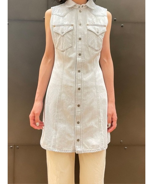 DIESEL（ディーゼル）の「レディース デニム ワンピース スリーブレス ドレス アイスブルー（ワンピース・レディース・ライトブルー・LARGE/X-SMALL/MEDIUM/SMALL）」の9枚目の写真