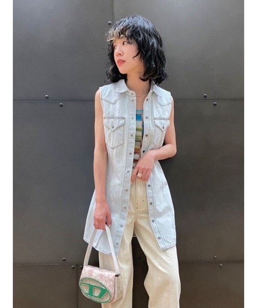 DIESEL（ディーゼル）の「レディース デニム ワンピース スリーブレス ドレス アイスブルー（ワンピース・レディース・ライトブルー・LARGE/X-SMALL/MEDIUM/SMALL）」の14枚目の写真