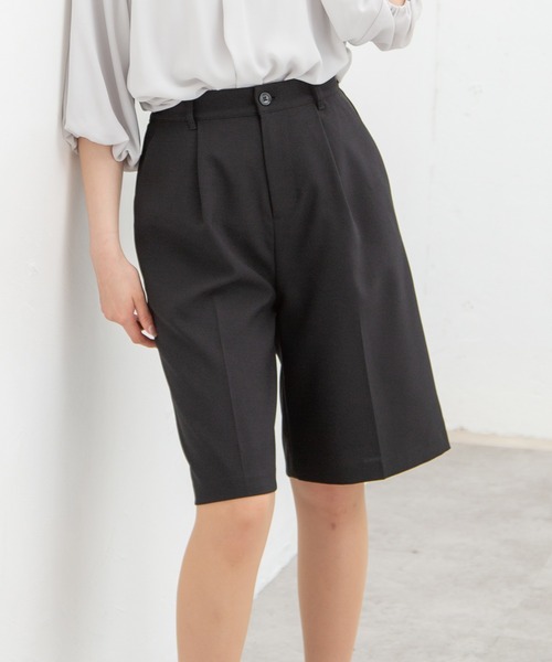 Honeys（ハニーズ）の「タックいり ハーフパンツ（その他パンツ・レディース・ブラック/ネイビー/アイボリー/グリーン系その他/ライトベージュ/ダークベージュ・LL/S/M/L）」の3枚目の写真