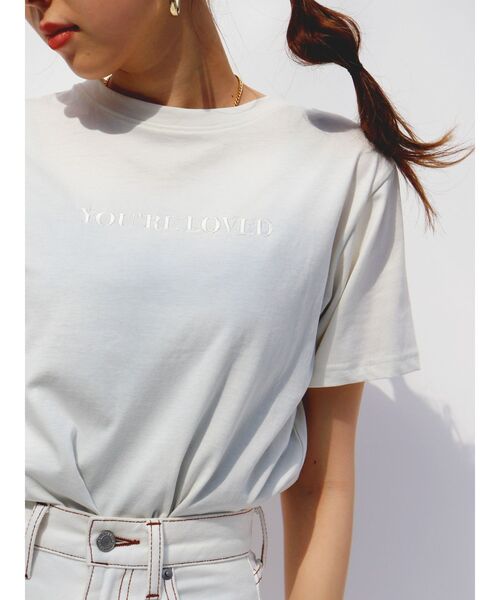 EVRIS(エヴリス)の「Embroidary Tシャツ(Tシャツ/カットソー・レディース・ホワイト/ブラック/ベージュ/グリーン・FREE)」の2枚目の写真