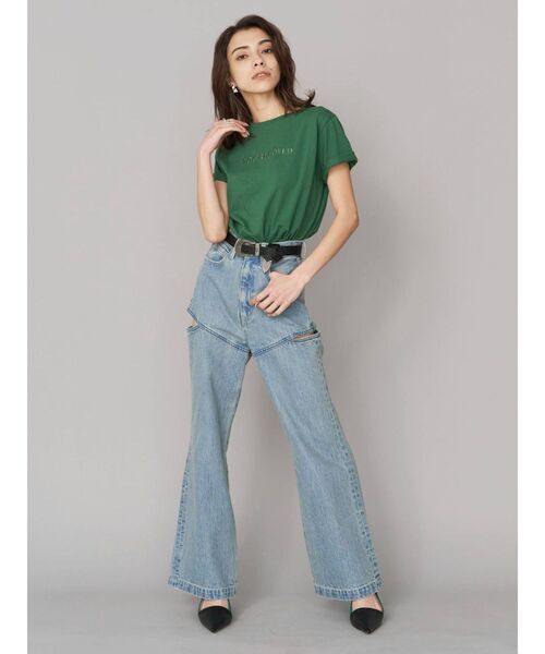 EVRIS(エヴリス)の「Embroidary Tシャツ(Tシャツ/カットソー・レディース・ホワイト/ブラック/ベージュ/グリーン・FREE)」の9枚目の写真