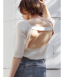 MURUA（ムルーア）の「ディープバックオープンニット(インナーブラ付）（ニット/セーター・レディース）」