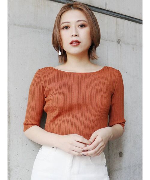 MURUA（ムルーア）の「ディープバックオープンニット(インナーブラ付）（ニット/セーター・レディース・グリーン/ブラック/アイボリー/オレンジ・FREE）」の11枚目の写真