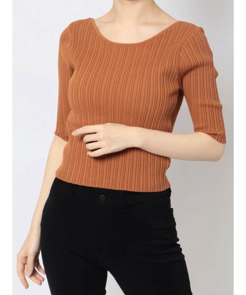 MURUA（ムルーア）の「ディープバックオープンニット(インナーブラ付）（ニット/セーター・レディース・グリーン/ブラック/アイボリー/オレンジ・FREE）」の21枚目の写真