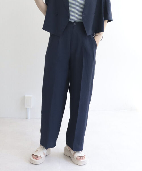 fredy emue(フレディエミュ)の「シワ加工 セミワイドパンツ(スラックス・レディース・ネイビー/ミント・38)」の7枚目の写真
