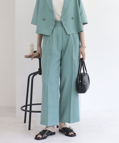 fredy emue(フレディエミュ)の「シワ加工 セミワイドパンツ(スラックス・レディース・ネイビー/ミント・38)」の10枚目の写真