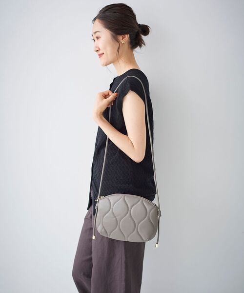 le.coeur blanc（ルクールブラン）の「キルティングショルダーバッグ（ショルダーバッグ・レディース・ベージュ/ライトグレー・FREE）」の3枚目の写真
