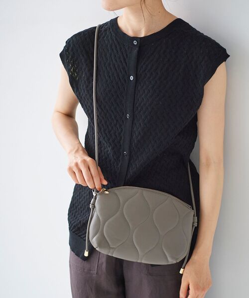 le.coeur blanc（ルクールブラン）の「キルティングショルダーバッグ（ショルダーバッグ・レディース・ベージュ/ライトグレー・FREE）」の7枚目の写真