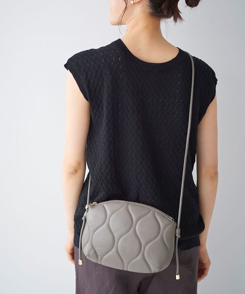 le.coeur blanc（ルクールブラン）の「キルティングショルダーバッグ（ショルダーバッグ・レディース・ベージュ/ライトグレー・FREE）」の6枚目の写真
