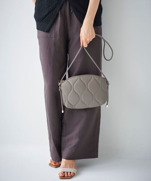 le.coeur blanc（ルクールブラン）の「キルティングショルダーバッグ（ショルダーバッグ・レディース・ベージュ/ライトグレー・FREE）」の4枚目の写真