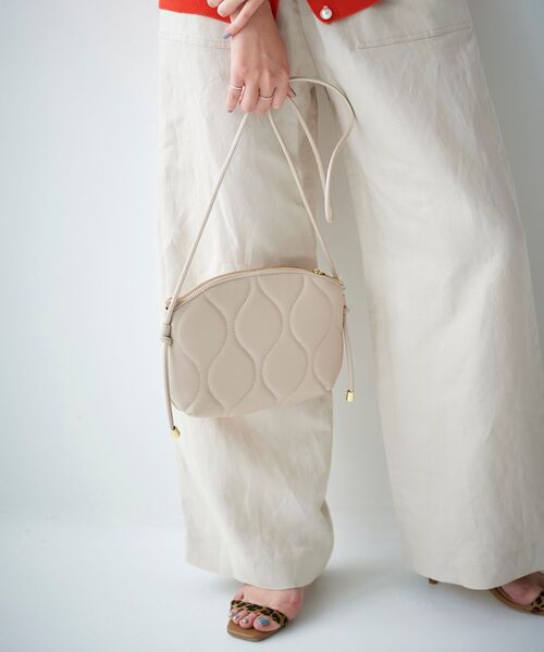 le.coeur blanc（ルクールブラン）の「キルティングショルダーバッグ（ショルダーバッグ・レディース・ベージュ/ライトグレー・FREE）」の11枚目の写真