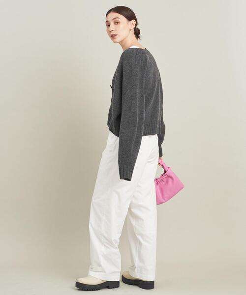 BEAUTY&YOUTH UNITED ARROWS（ビューティーアンドユースユナイテッドアローズ）の「5GウールVネックショートカーディガン（カーディガン/ボレロ・レディース・オフホワイト/ピンク/ライム/ダークグレー/ロイヤルブルー/レッド・FREE）」の9枚目の写真