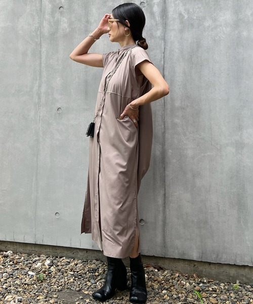 ECRIRE(エクリール)の「【YUKIEコラボ】ノースリーブバックデザインシャツワンピース(シャツワンピース・レディース・ブラック/グレー/オフホワイト・S/M)」の5枚目の写真