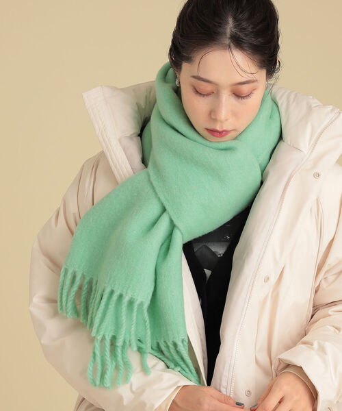 Ray BEAMS（レイビームス）の「Ray BEAMS / ブークレ ビッグ マフラー（マフラー・レディース・ミント/レッド・ONE SIZE）」の2枚目の写真