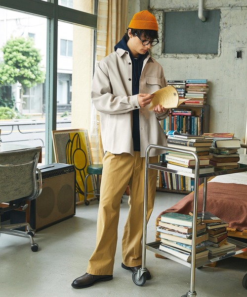 EMMA CLOTHES（エマクローズ）の「TRカルゼ オーバーサイズ フラップポケットシャツジャケット EMMA CLOTHES（シャツ/ブラウス・メンズ・ダークグリーン/キャメル/アイボリー/グレー系・M/L）」の5枚目の写真