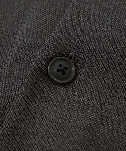 EMMA CLOTHES（エマクローズ）の「TRカルゼ オーバーサイズ フラップポケットシャツジャケット EMMA CLOTHES（シャツ/ブラウス・メンズ・ダークグリーン/キャメル/アイボリー/グレー系・M/L）」の20枚目の写真