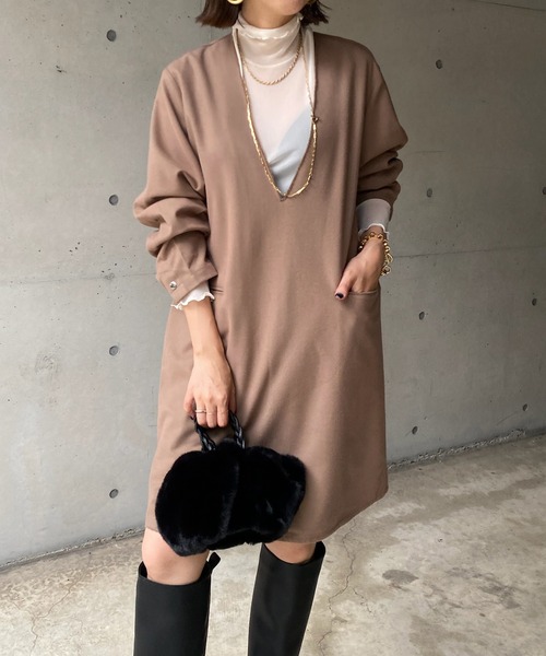 DouDou（ドゥドゥ）の「深Vチュニックワンピース（ワンピース・レディース・ブラック/ベージュ/グレイッシュベージュ・FREE）」の8枚目の写真