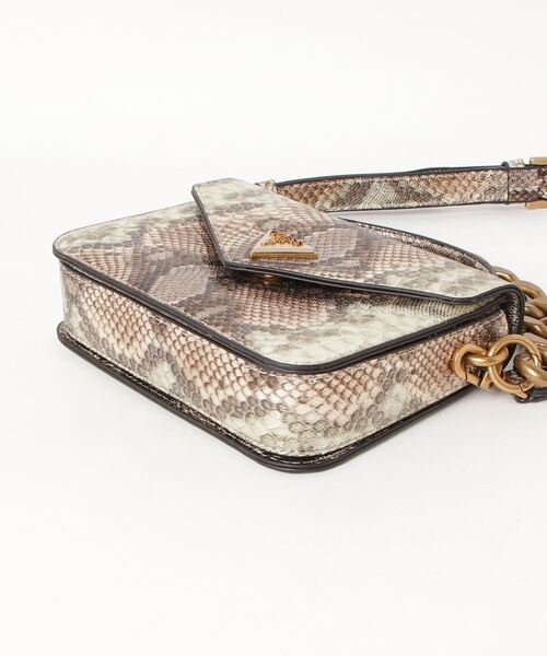 Guess（ゲス）の「RETOUR Mini Top Handle Crossbody（ショルダーバッグ・レディース・ブラウン・ONE SIZE）」の14枚目の写真