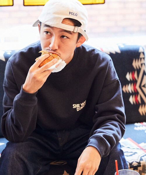 FREAK'S STORE(フリークスストア)の「WEB限定 SHE WOLF DINER×FREAK'S STORE/シーウルフダイナー 別注 ビッグシルエット バックプリント クルーネックスウェット(スウェット・メンズ・ホワイト/ブラック/アッシュグレー・SMALL/MEDIUM/LARGE)」の9枚目の写真