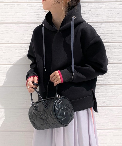 Q（キュー）の「ダンボールフードパーカー（パーカー・レディース・ブラック/ピンク/チャコールグレー/ライトグレー・MEDIUM）」の2枚目の写真