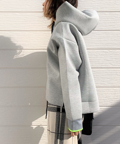 Q（キュー）の「ダンボールフードパーカー（パーカー・レディース・ブラック/ピンク/チャコールグレー/ライトグレー・MEDIUM）」の16枚目の写真