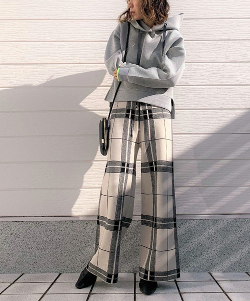 Q（キュー）の「ダンボールフードパーカー（パーカー・レディース・ブラック/ピンク/チャコールグレー/ライトグレー・MEDIUM）」の18枚目の写真