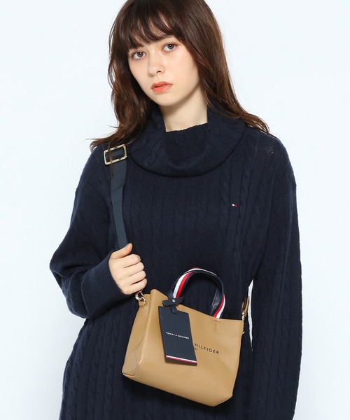 TOMMY HILFIGER(トミーヒルフィガー)の「2WAYマイクロショッパートートバッグ(トートバッグ・レディース・ベージュ/ブラック・FREE)」の17枚目の写真