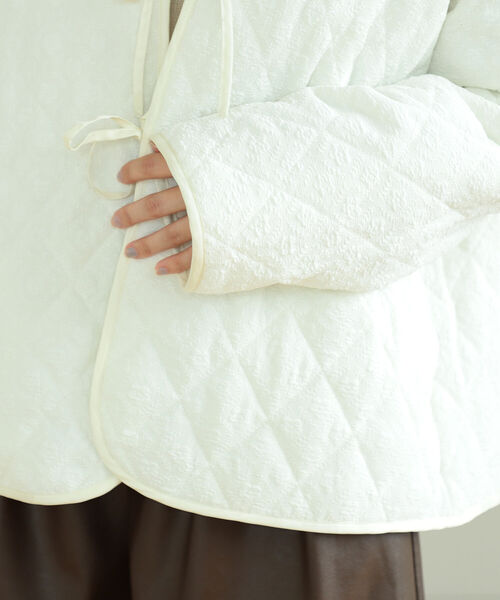 BeAMS DOT（ビームスドット）の「【WEB限定】BeAMS DOT / リボン キルティング ブルゾン（ブルゾン・レディース・ホワイト系その他5/ブラック・FREE）」の20枚目の写真