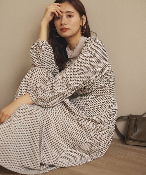 mysty woman（ミスティウーマン）の「レトロ柄カシュクールワンピース