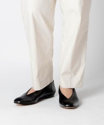REMME（レメ）の「REMME V CUT FLAT LEATHER PUMPS レメ Vカット フラット レザー パンプス（パンプス）」