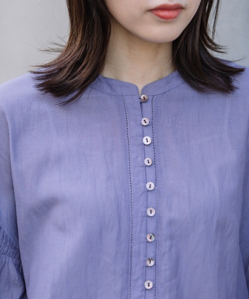 Munich(ミューニック)の「コットンビスコースボイルタックギャザーブラウス(シャツ/ブラウス・レディース・パープル/ブラック/ホワイト/グレイッシュベージュ・FREE)」の10枚目の写真