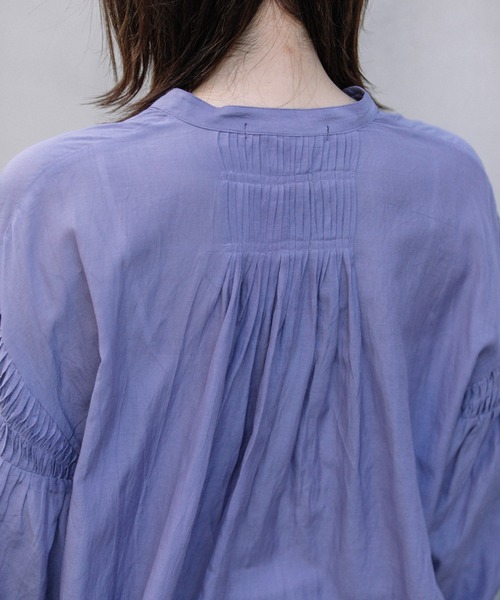 Munich(ミューニック)の「コットンビスコースボイルタックギャザーブラウス(シャツ/ブラウス・レディース・パープル/ブラック/ホワイト/グレイッシュベージュ・FREE)」の12枚目の写真