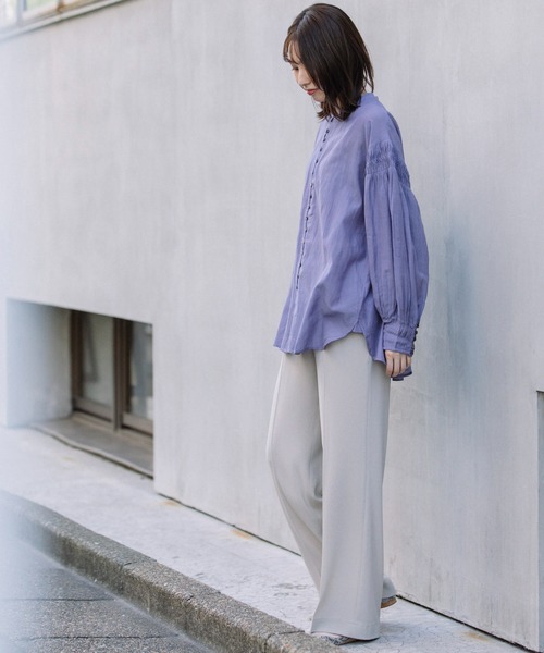 Munich(ミューニック)の「コットンビスコースボイルタックギャザーブラウス(シャツ/ブラウス・レディース・パープル/ブラック/ホワイト/グレイッシュベージュ・FREE)」の6枚目の写真