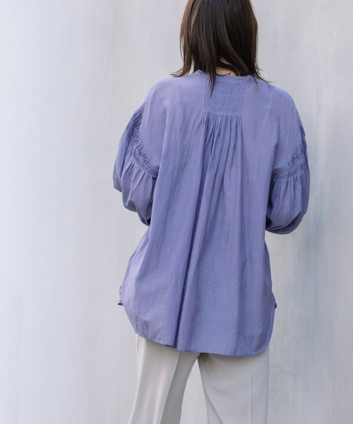 Munich(ミューニック)の「コットンビスコースボイルタックギャザーブラウス(シャツ/ブラウス・レディース・パープル/ブラック/ホワイト/グレイッシュベージュ・FREE)」の9枚目の写真