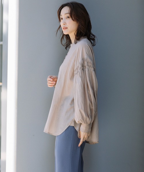 Munich(ミューニック)の「コットンビスコースボイルタックギャザーブラウス(シャツ/ブラウス・レディース・パープル/ブラック/ホワイト/グレイッシュベージュ・FREE)」の19枚目の写真