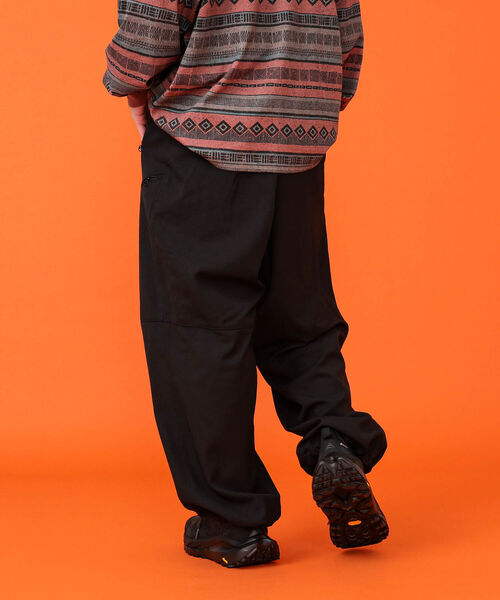 BEAMS（ビームス）の「BEAMS / フォルモザ 6ポケット カーゴパンツ（カーゴパンツ・メンズ・ブラック/ライトグレー・L/M/S/XL）」の7枚目の写真