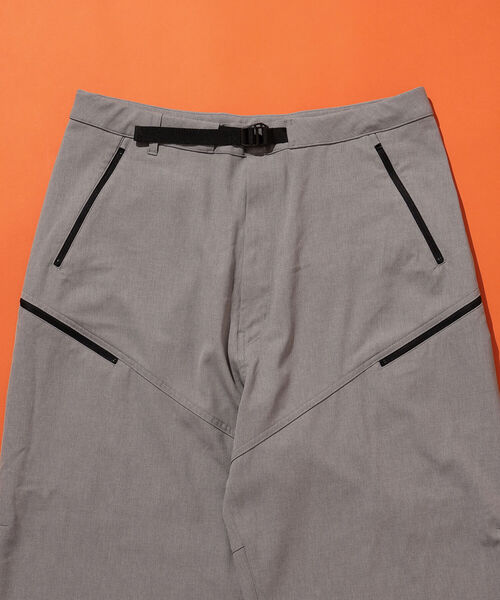 BEAMS（ビームス）の「BEAMS / フォルモザ 6ポケット カーゴパンツ（カーゴパンツ・メンズ・ブラック/ライトグレー・L/M/S/XL）」の12枚目の写真