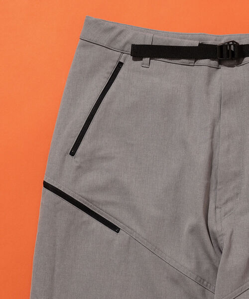 BEAMS（ビームス）の「BEAMS / フォルモザ 6ポケット カーゴパンツ（カーゴパンツ・メンズ・ブラック/ライトグレー・L/M/S/XL）」の13枚目の写真