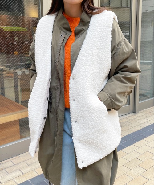 Meli rich（メリーリッチ）の「ボア×キルトリバーシブルベスト（ベスト・レディース・ブラウン/アイボリー/ライトベージュ・MEDIUM）」の4枚目の写真