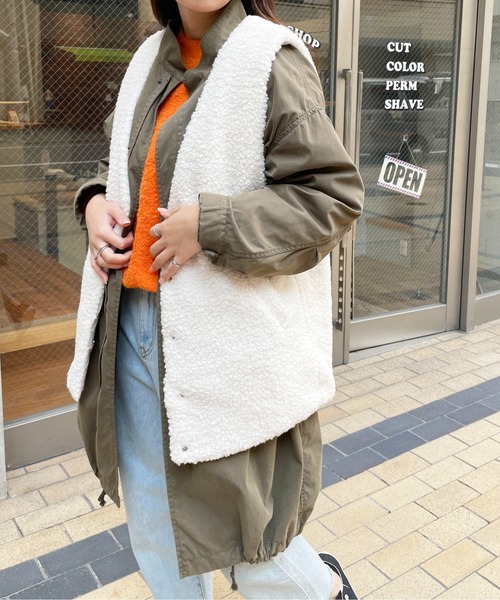 Meli rich（メリーリッチ）の「ボア×キルトリバーシブルベスト（ベスト・レディース・ブラウン/アイボリー/ライトベージュ・MEDIUM）」の11枚目の写真