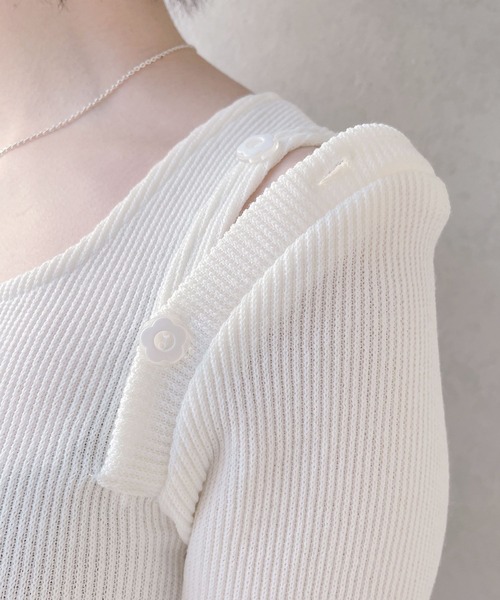 lilLilly（リルリリー）の「ショルダーカットリブトップス（Tシャツ/カットソー・レディース・ホワイト/ブラック/ピンク・FREE）」の4枚目の写真