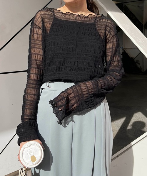 CAPRICIEUX LE'MAGE（カプリシューレマージュ）の「チュールシャーリングプルオーバー（Tシャツ/カットソー・レディース・ブラック/ベージュ/ホワイト・FREE）」の2枚目の写真