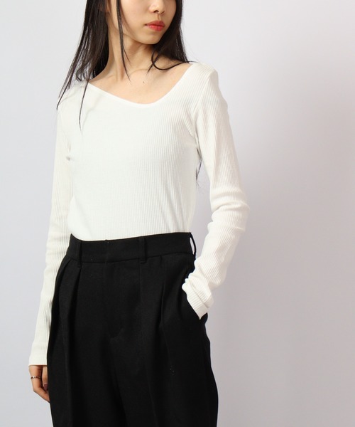 spiritoso(スピリトーゾ)の「spiritoso テレコ アシメネック トップス(無地) 長袖(Tシャツ/カットソー・レディース・ベージュ/パープル/オフホワイト/グリーン/バーガンディー/ブラック/サックスブルー/ブラウン・M)」の12枚目の写真