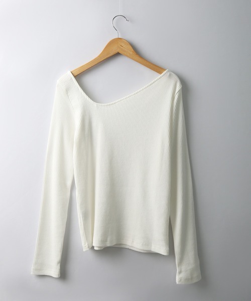 spiritoso(スピリトーゾ)の「spiritoso テレコ アシメネック トップス(無地) 長袖(Tシャツ/カットソー・レディース・ベージュ/パープル/オフホワイト/グリーン/バーガンディー/ブラック/サックスブルー/ブラウン・M)」の10枚目の写真