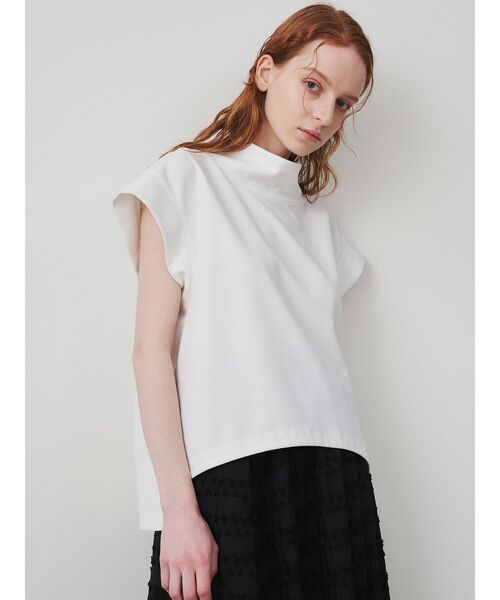 ELENDEEK(エレンディーク)の「オフネックカットソー(Tシャツ/カットソー・レディース・オフホワイト/ブラック/ブルー・FREE)」の4枚目の写真