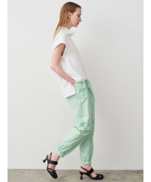 ELENDEEK(エレンディーク)の「オフネックカットソー(Tシャツ/カットソー・レディース・オフホワイト/ブラック/ブルー・FREE)」の6枚目の写真