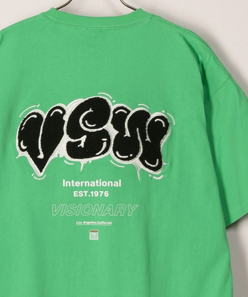 VISION STREET WEAR(ヴィジョンストリートウェア)の「【VISION STREET WEAR/ヴィジョンストリートウェア】VSWバルーンロゴ刺繍Tシャツ/バックプリント/ビッグシルエット(Tシャツ/カットソー・メンズ・ホワイト/ブラック/ライトグリーン・M/L/XL)」の3枚目の写真