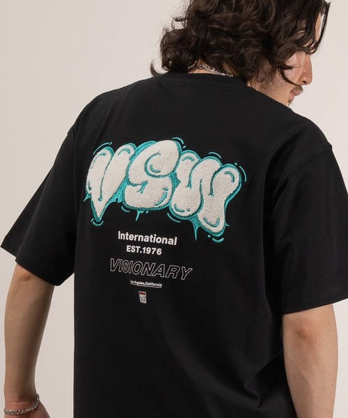 VISION STREET WEAR(ヴィジョンストリートウェア)の「【VISION STREET WEAR/ヴィジョンストリートウェア】VSWバルーンロゴ刺繍Tシャツ/バックプリント/ビッグシルエット(Tシャツ/カットソー・メンズ・ホワイト/ブラック/ライトグリーン・M/L/XL)」の11枚目の写真